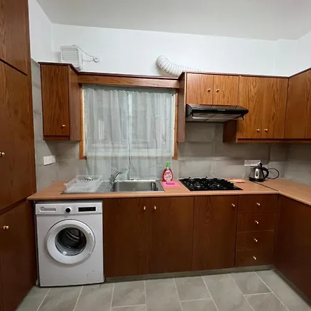 Joanna Court بيت شباب *