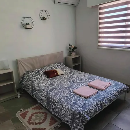 Joanna Court بيت شباب *