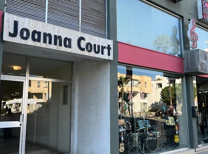 Joanna Court Hostel *